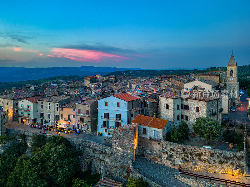 Civitella del Lago，位于翁布里亚的意大利中世纪小镇